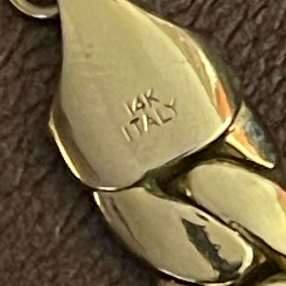 It’s 174 grams of 14k Italian  gold Cuban link